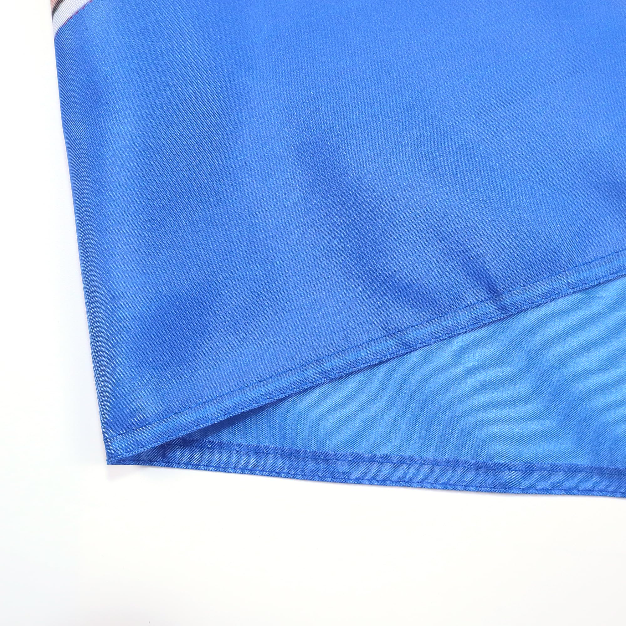 AZ FLAG bandera colgada en exterior mostrando tamaño y uso decorativo