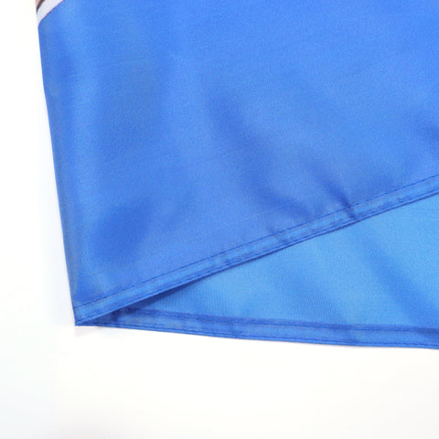 AZ FLAG bandera colgada en exterior mostrando tamaño y uso decorativo
