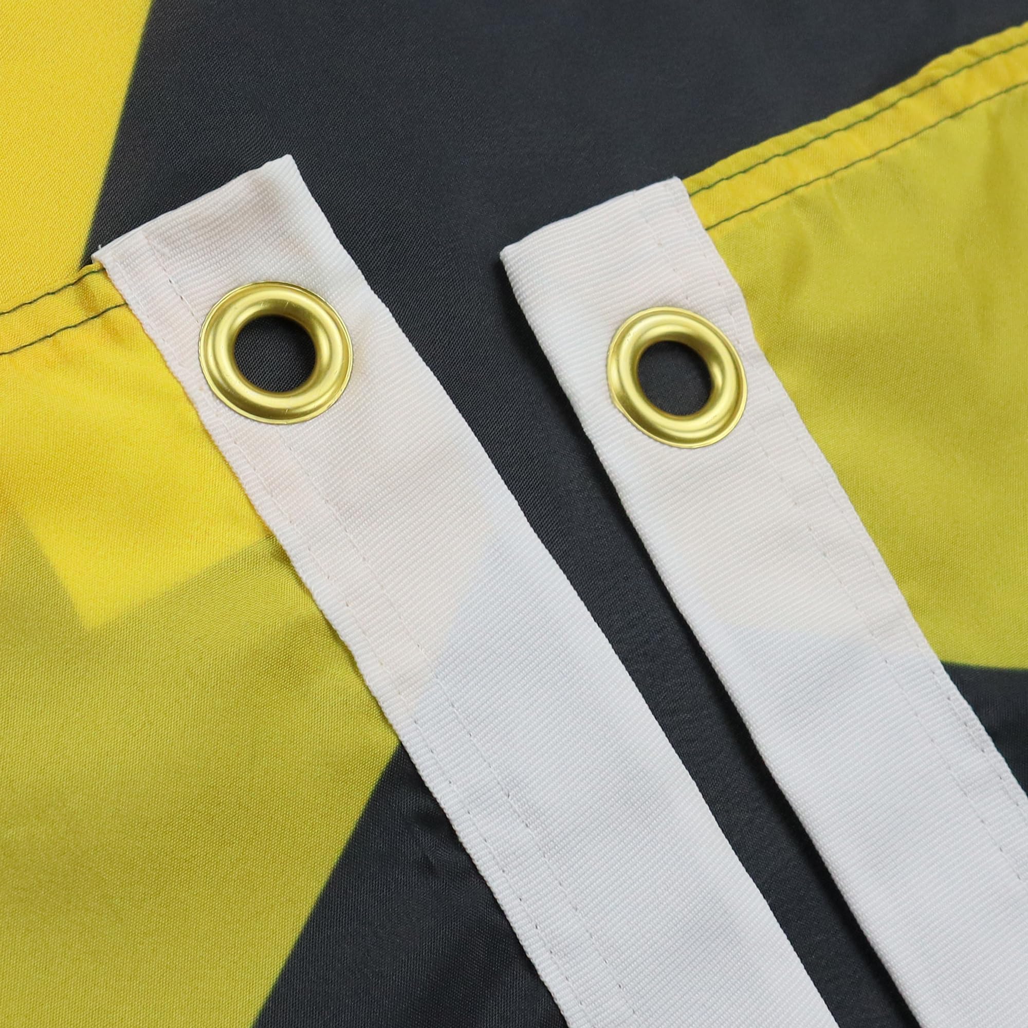 AZ FLAG detalle de costuras reforzadas, acabado duradero