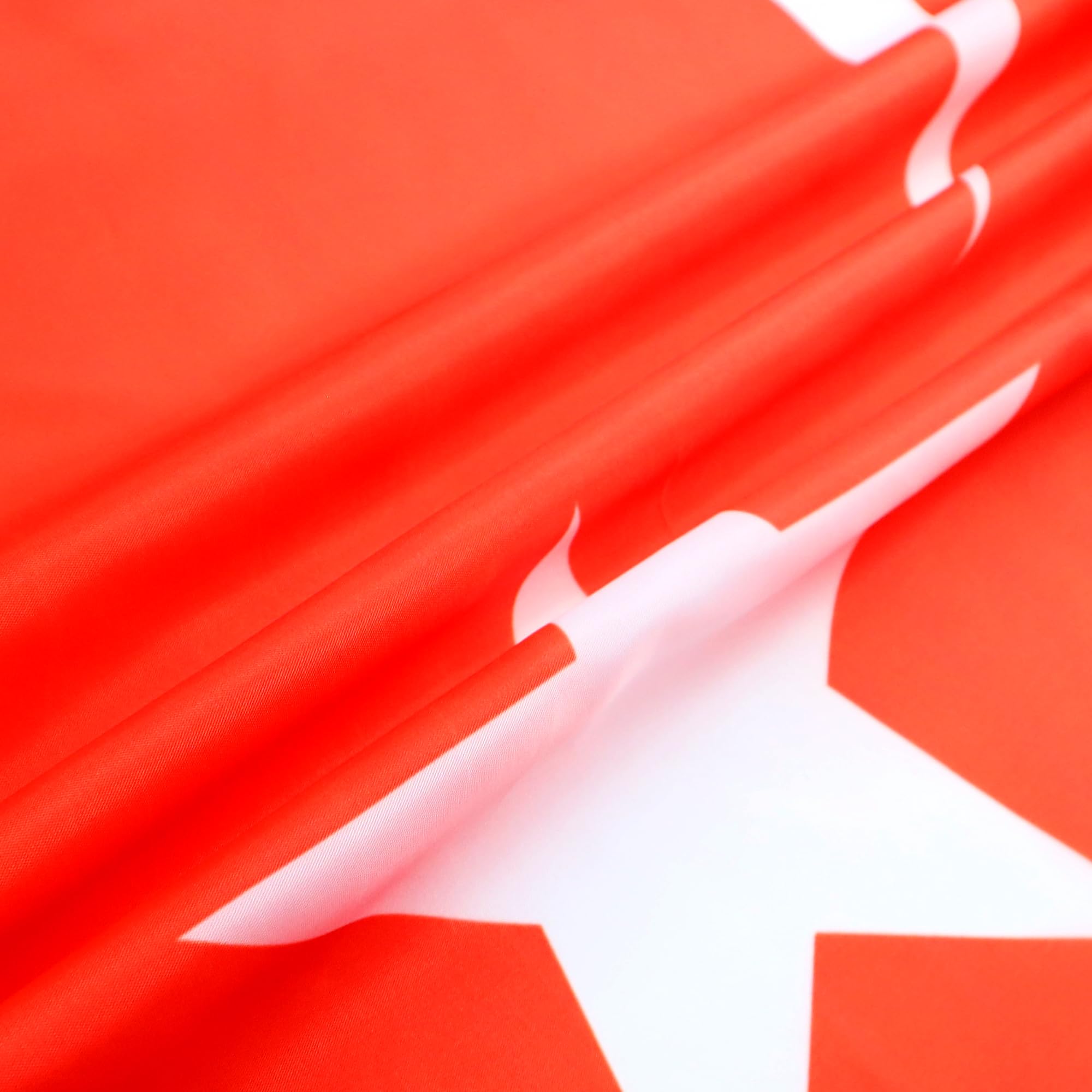 AZ FLAG ojetes metálicos integrados para fijación estable y rápida