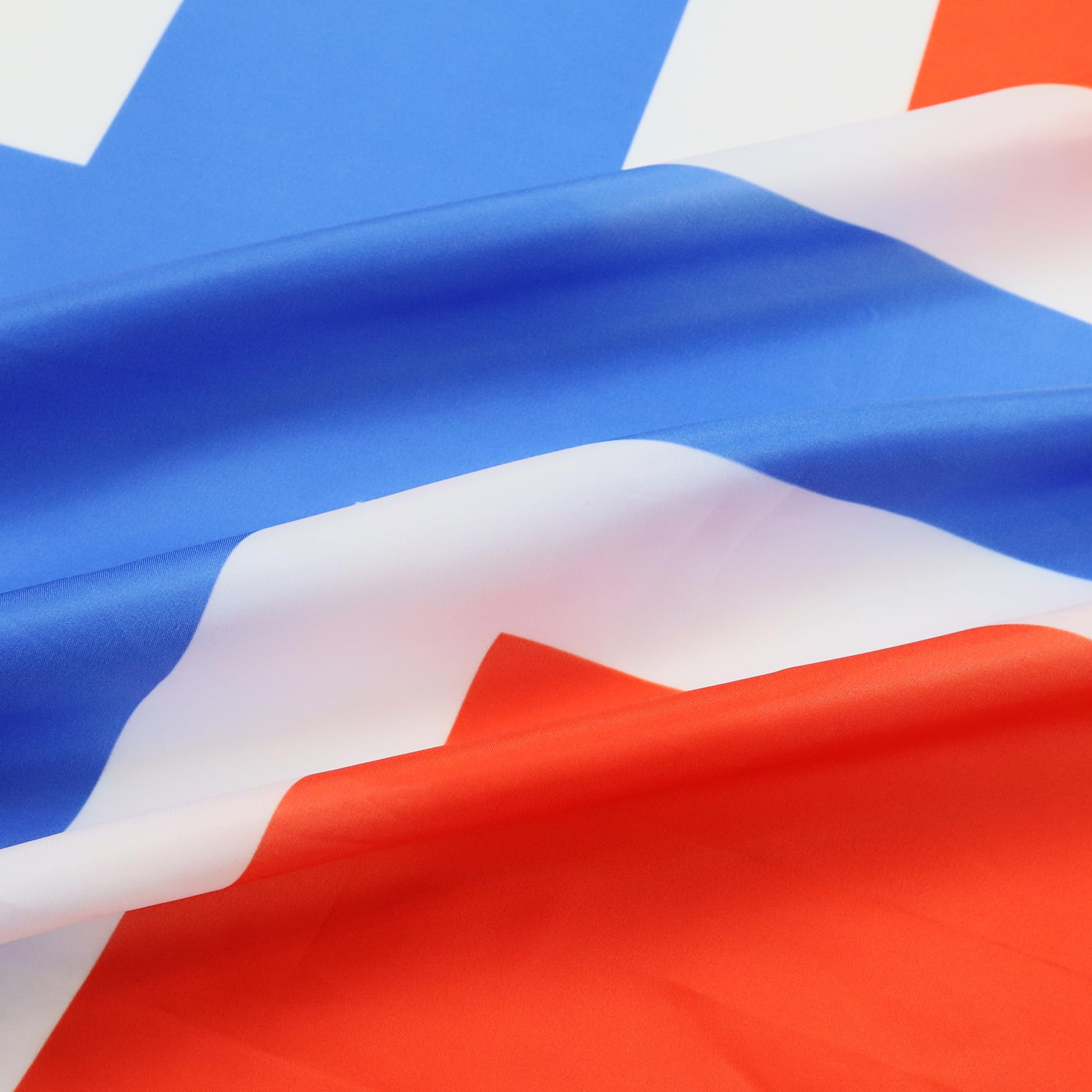 AZ FLAG ojetes metálicos integrados para sujeción rápida y segura