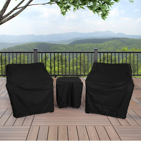 BANER GARDEN funda cubriendo la mesa de centro protegiendo de lluvia