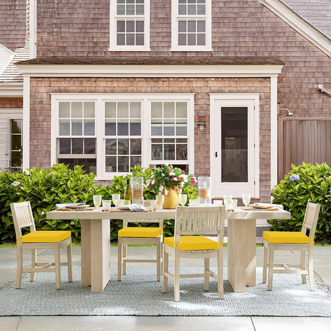 Basic Beyond cojín en ambiente de terraza, estilo y confort para invitados
