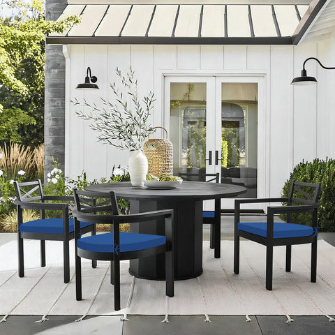 Basic Beyond cojines en mesa de terraza, ambiente acogedor y durable
