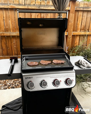BBQ Future comparación de tamaño junto a parrilla, confirma compatibilidad