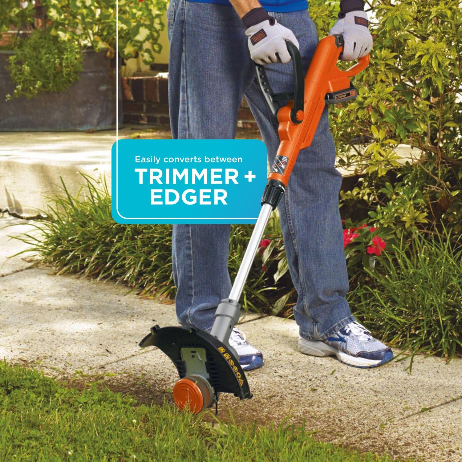 BLACK+DECKER desbrozadora en acción cortando maleza densa con potencia POWERDRIVE