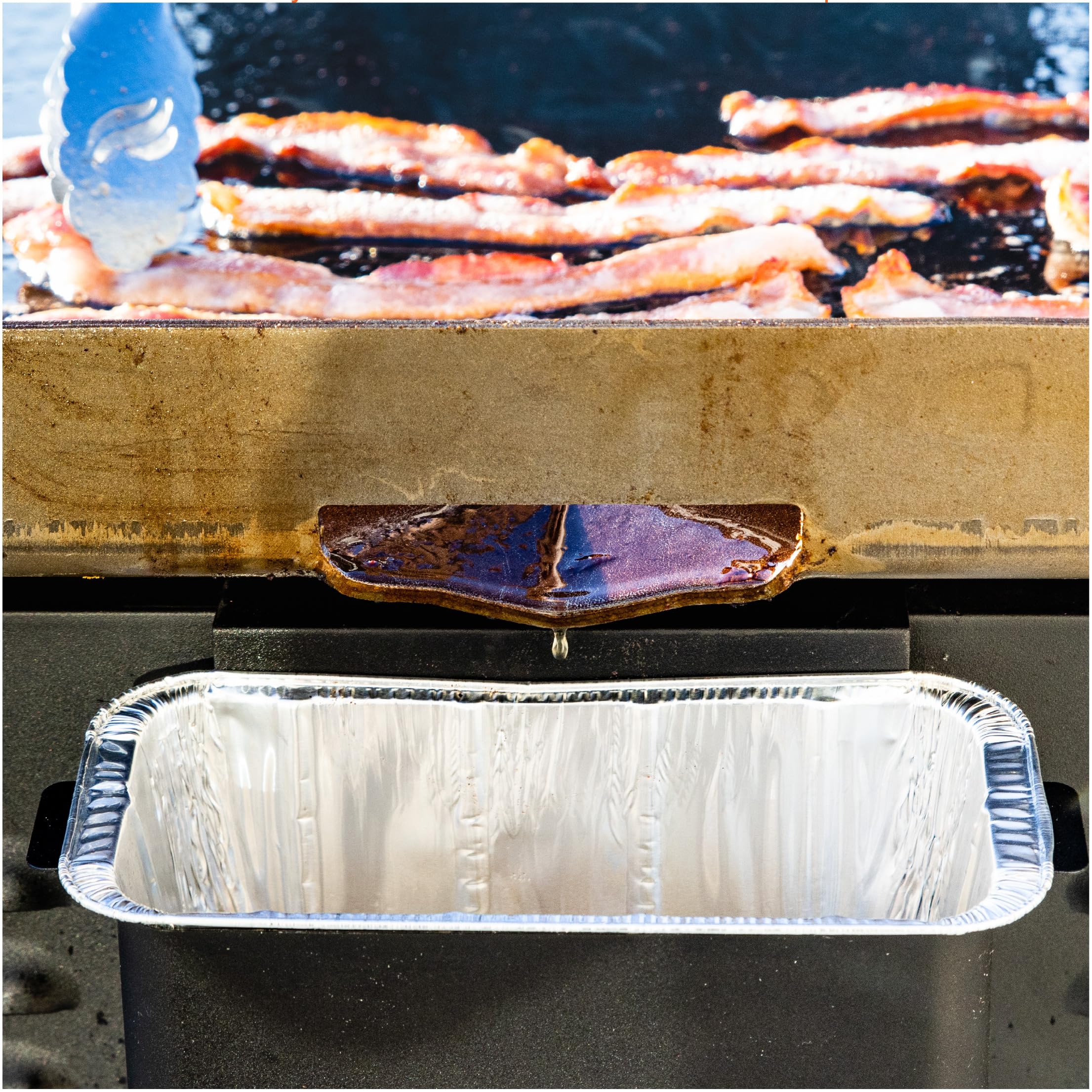 BLACKSTONE funda en parrilla exterior facilitando limpieza post-cocina
