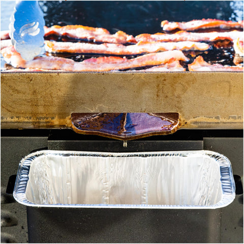 BLACKSTONE funda en parrilla exterior facilitando limpieza post-cocina