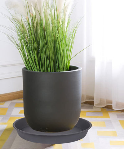 Bleuhome plato colocado en balcón con plantas, protege el suelo