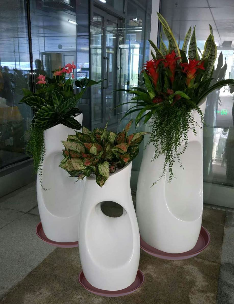 Bleuhome plato colocado en jardín como bandeja para plantas y decoración exterior