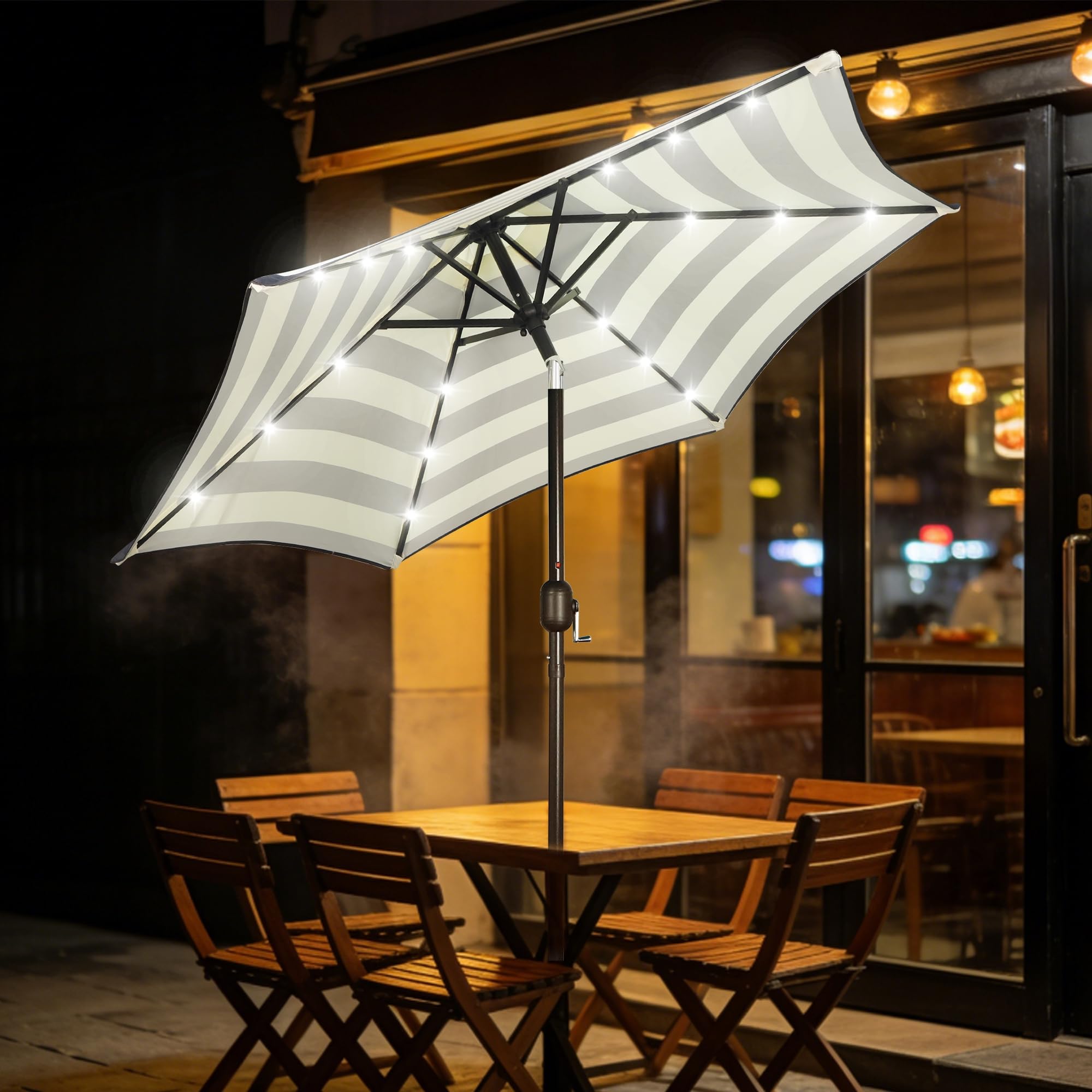 Blissun comparación de tamaño con mesa de patio, muestra cobertura para cuatro personas