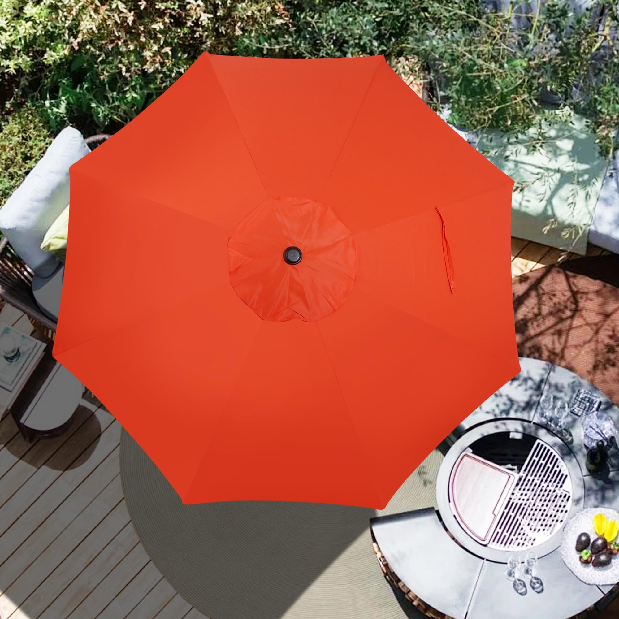 Blissun comparación de tamaño 9ft mostrando escala junto a mesa de jardín