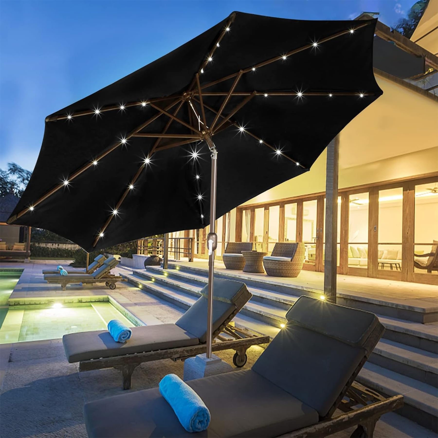 Blissun sombrilla iluminada por la noche creando ambiente acogedor en terraza
