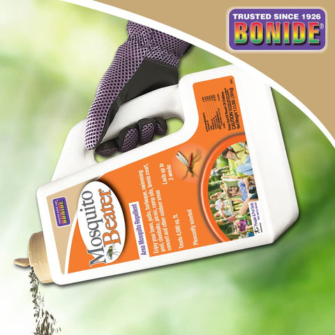 Bonide frasco junto a una regla para mostrar tamaño compacto y transportable