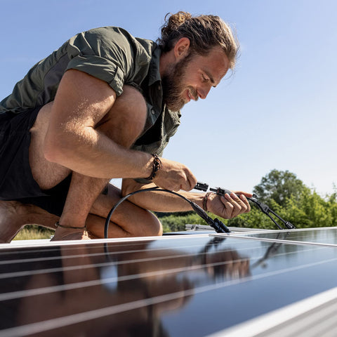 BougeRV instalación en autocaravana demostrando solución portátil y fiable