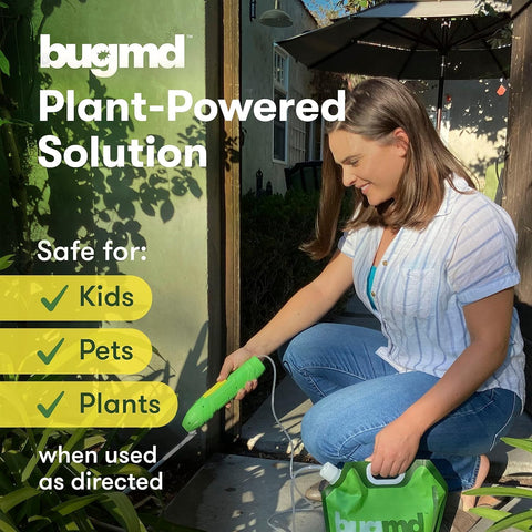 BugMD en uso aplicando solución en jardín para control rápido de insectos