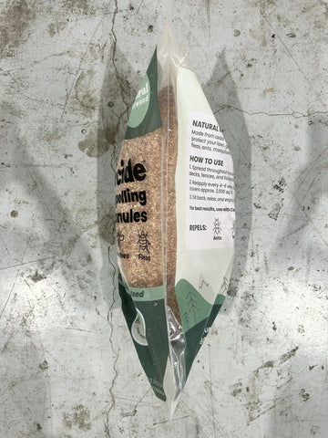 Cedarcide bolsa abierta con granulado listo para esparcir y proteger