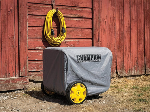 Champion funda en uso cubriendo generador en cobertizo protección rápida