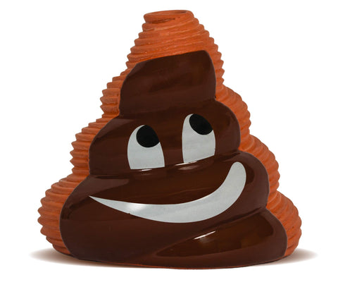 Chia emoji Poopy junto a objeto cotidiano para comparar tamaño y uso