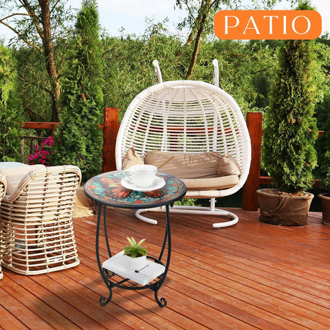 Cinnvoice mesa en uso en patio sosteniendo bebidas y plantas
