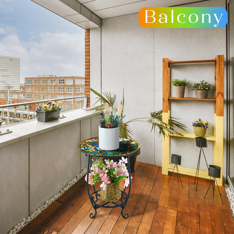 Cinnvoice mesa en uso en patio sosteniendo plantas y bebidas