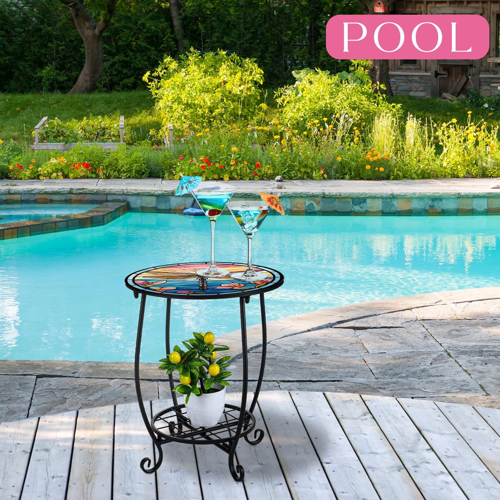 Cinnvoice mesa con macetas ilustrando capacidad decorativa y soporte