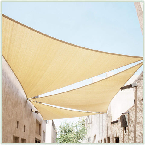 ColourTree vela triangular frontal mostrando cobertura y diseño, protección estética