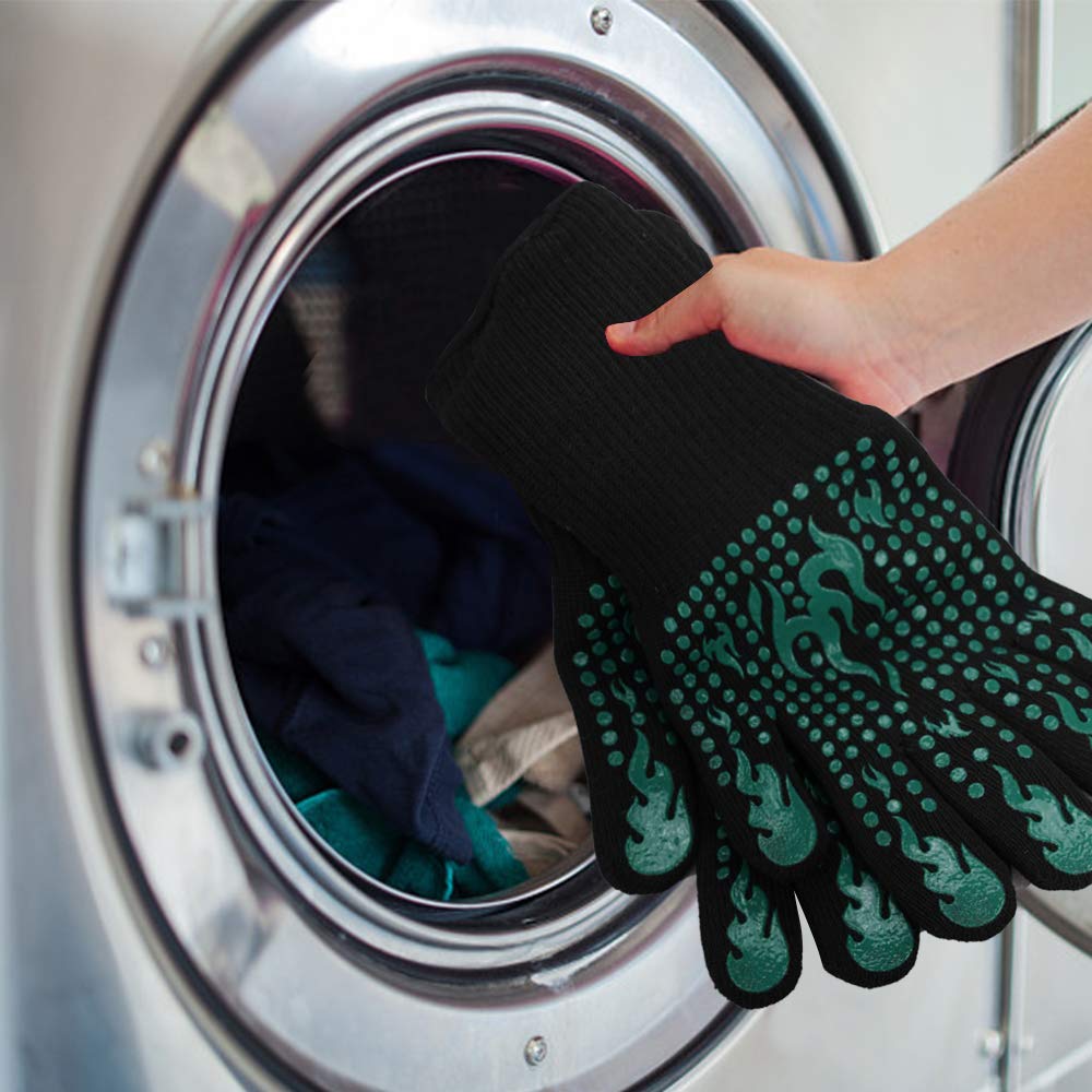 Comsmart guantes en cocina lifestyle protegiendo manos durante cocinado