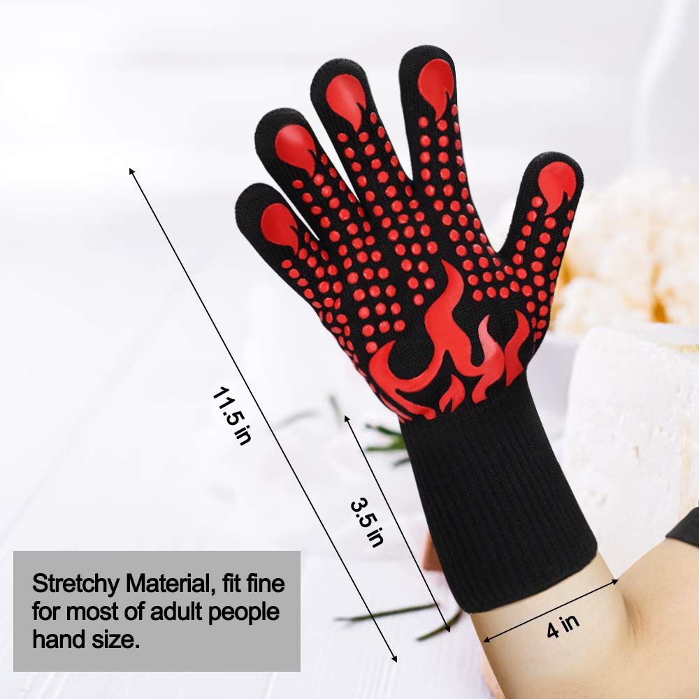 Comsmart guantes en uso sobre parrilla protegiendo manos y antebrazos