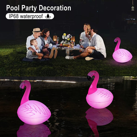 Cootway luz flotando por la noche aportando ambiente a la piscina