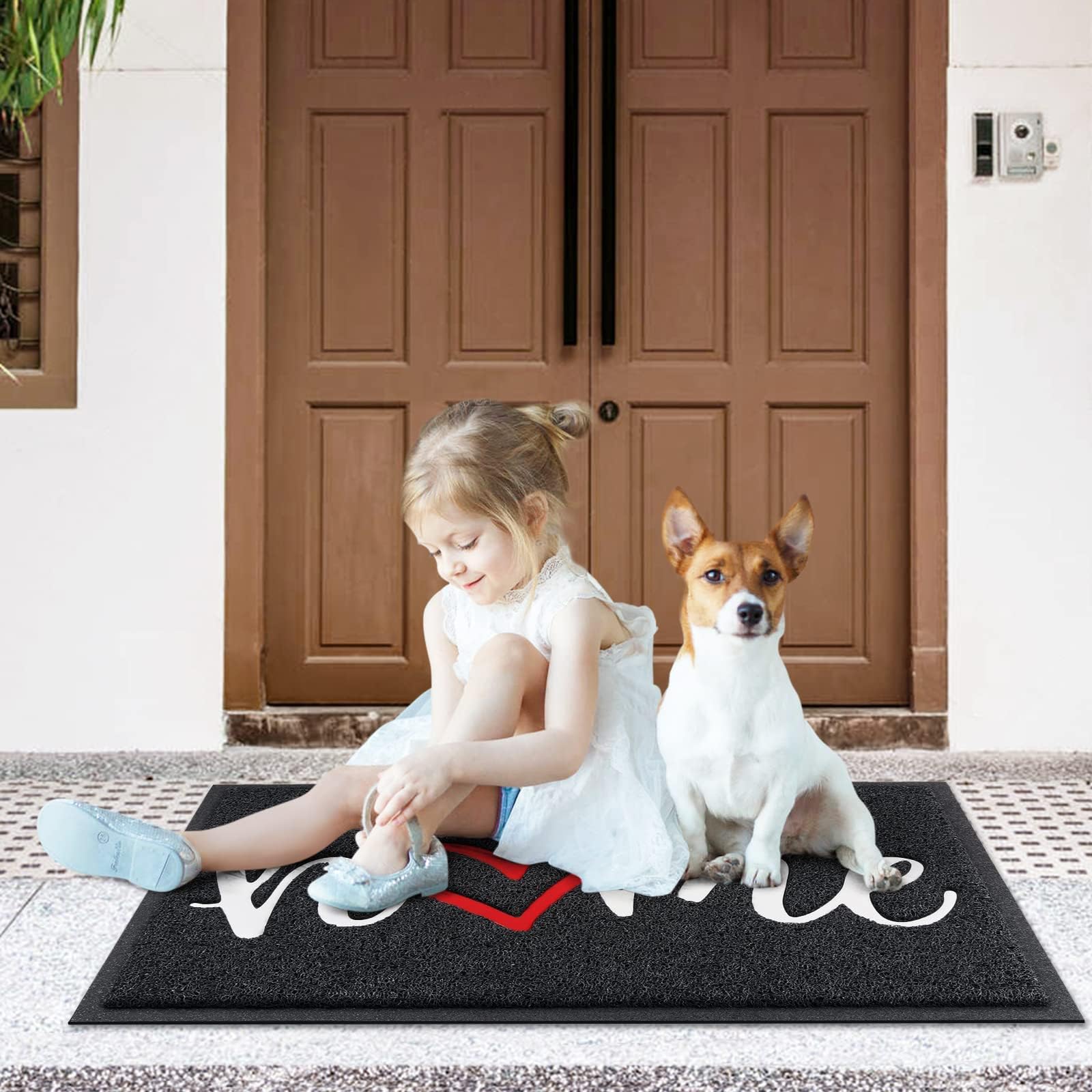 CozyBounty en entrada de casa integrando estilo y protección del suelo