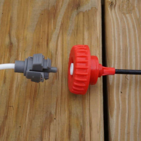 CRAFTSMAN en uso pulverizando césped para aplicación rápida y cómoda