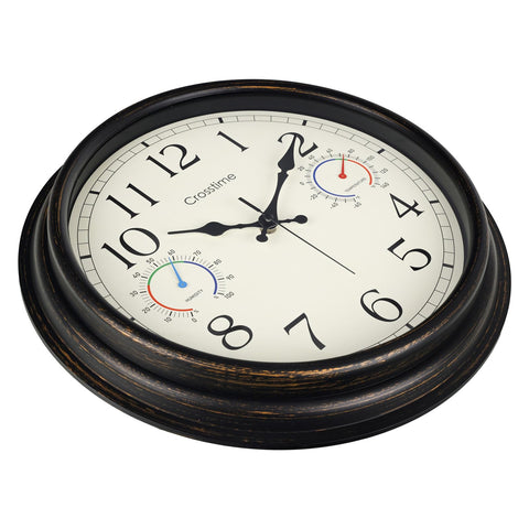 crosstime reloj junto a piscina mostrando escala y visibilidad en exteriores