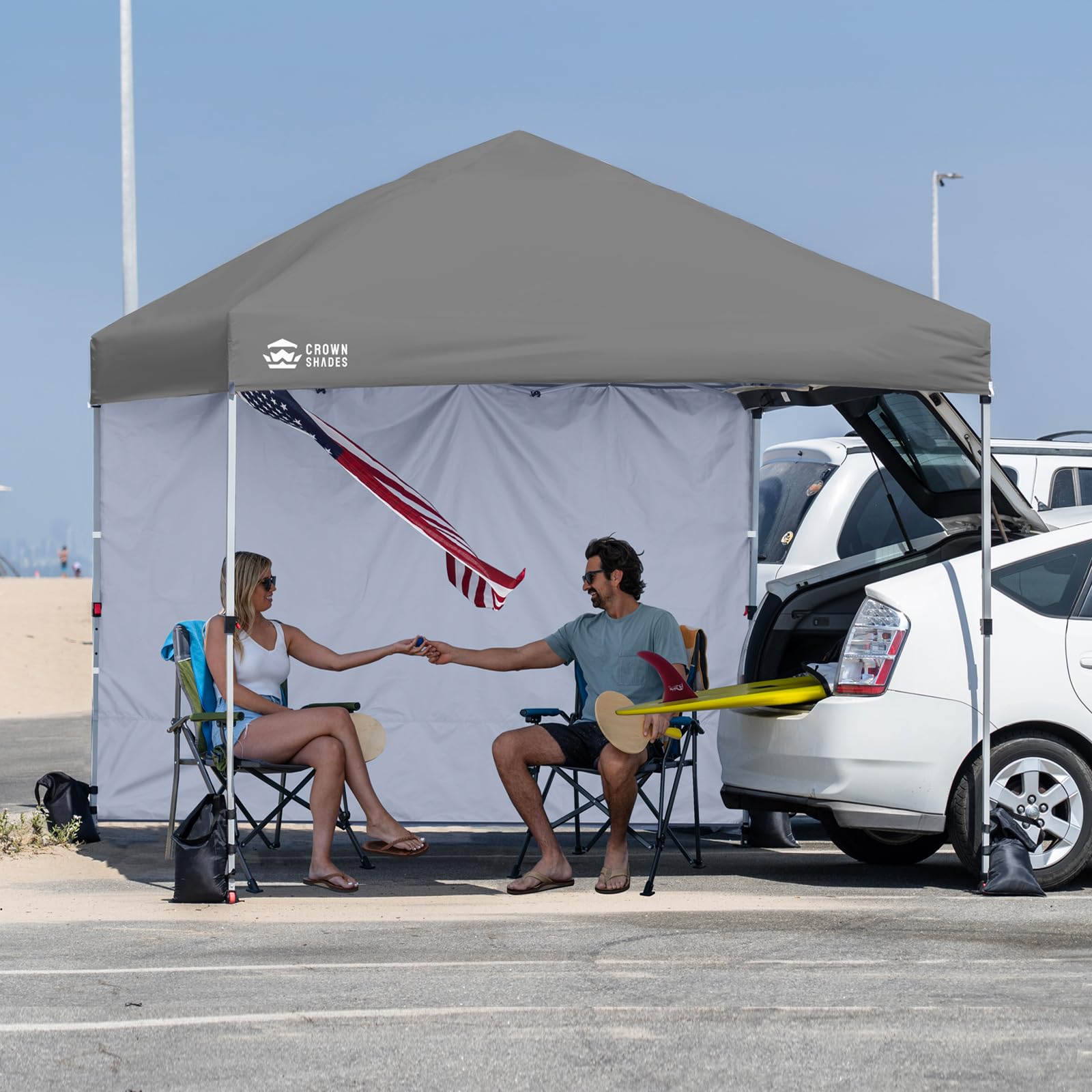 CROWN SHADES panel lateral plegado listo para transporte compacto