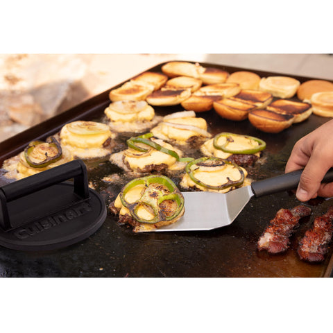 Cuisinart en cocina con hamburguesas para ambiente de barbacoa casera