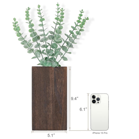 Dahey maceteros colgados en salón aportando encanto decorativo