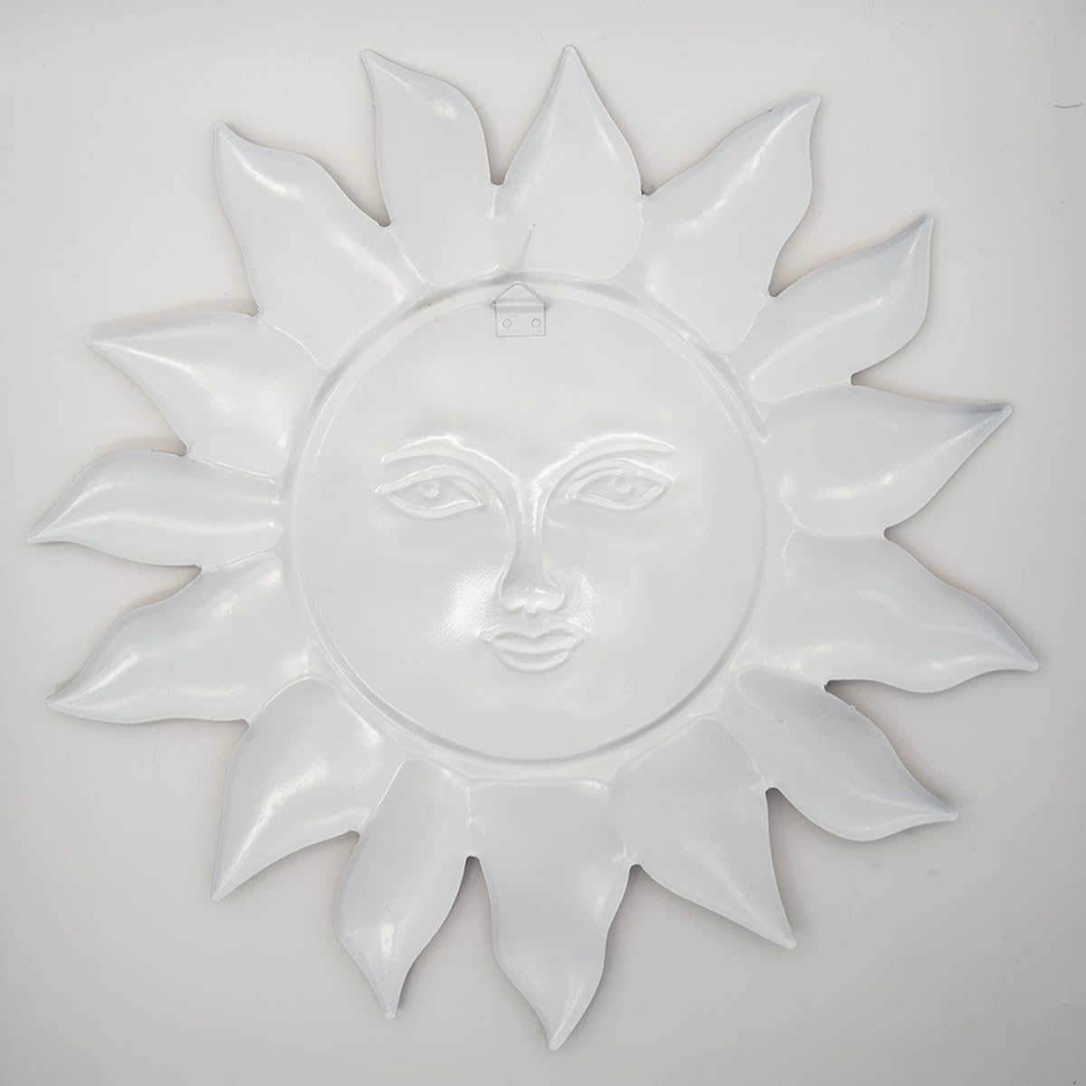 Daogtc sol metálico en patio crea ambiente acogedor