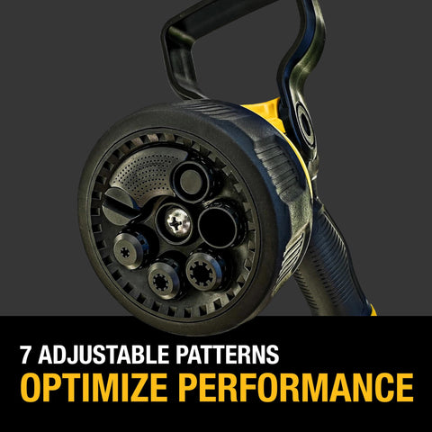 DEWALT agarre ergonómico que reduce la fatiga al regar o limpiar