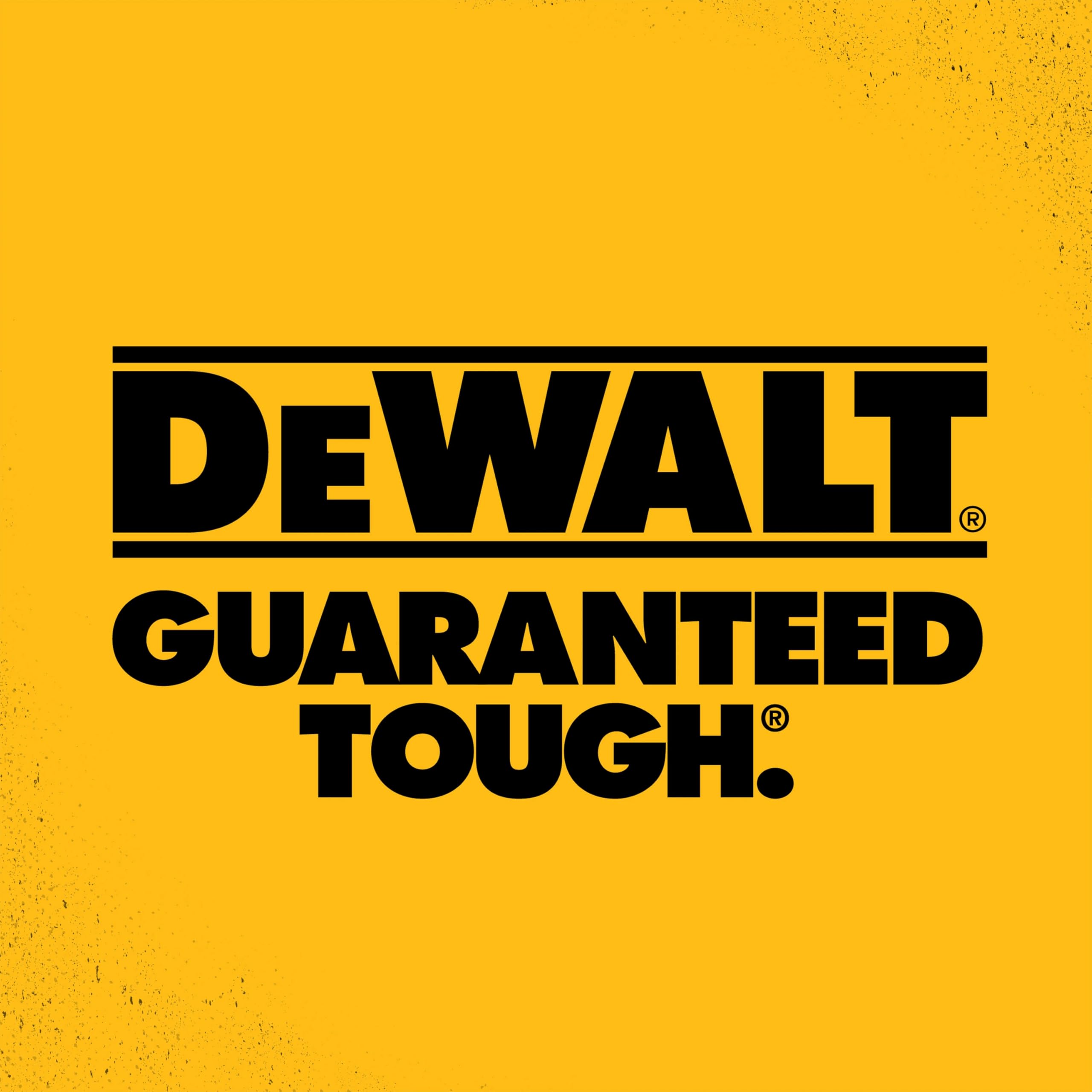DEWALT boquilla junto a mano para comparar tamaño y facilidad uso