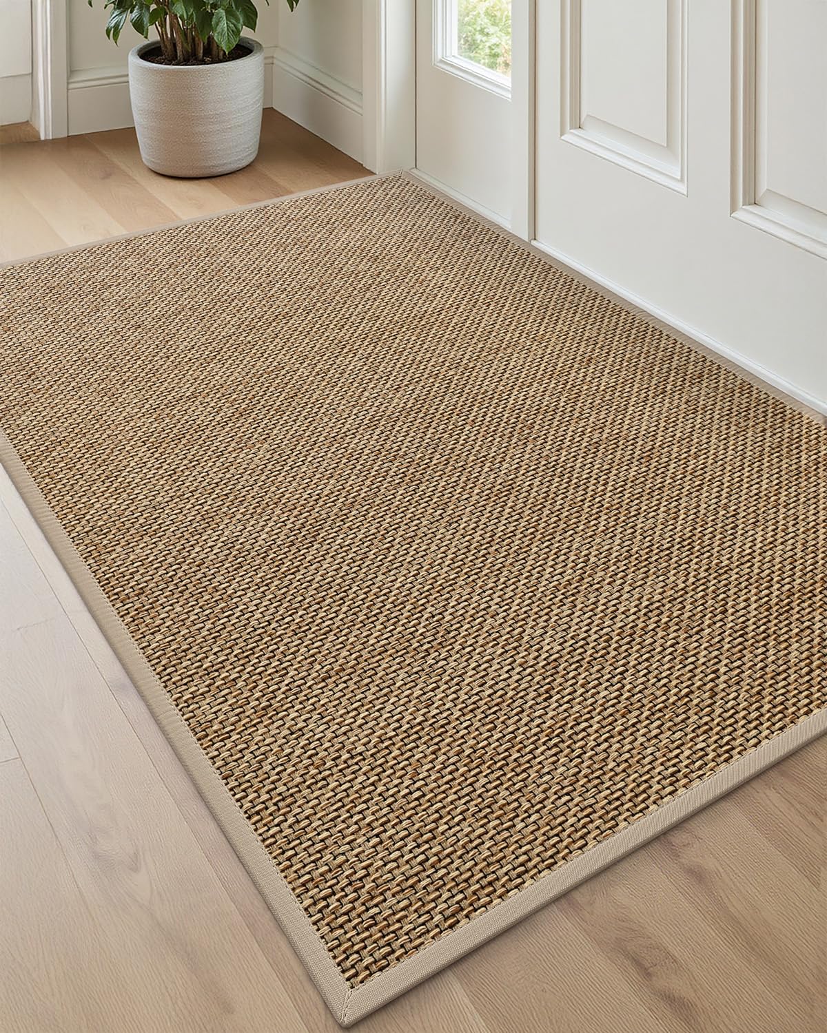 DEXI felpudo frontal 32x48 beige mostrando cobertura y estilo práctico