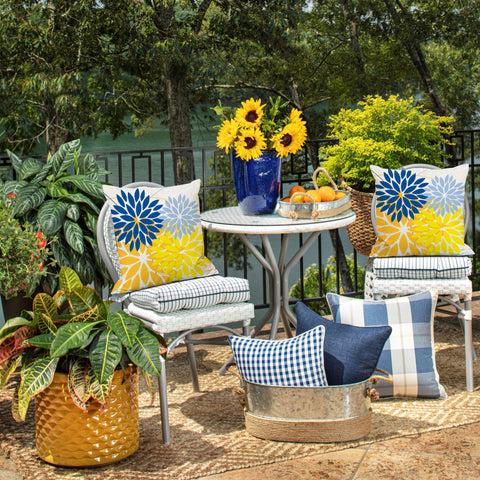 DFXSZ ambiente sala con combinacion azul y amarillo, aporta estilo vibrante