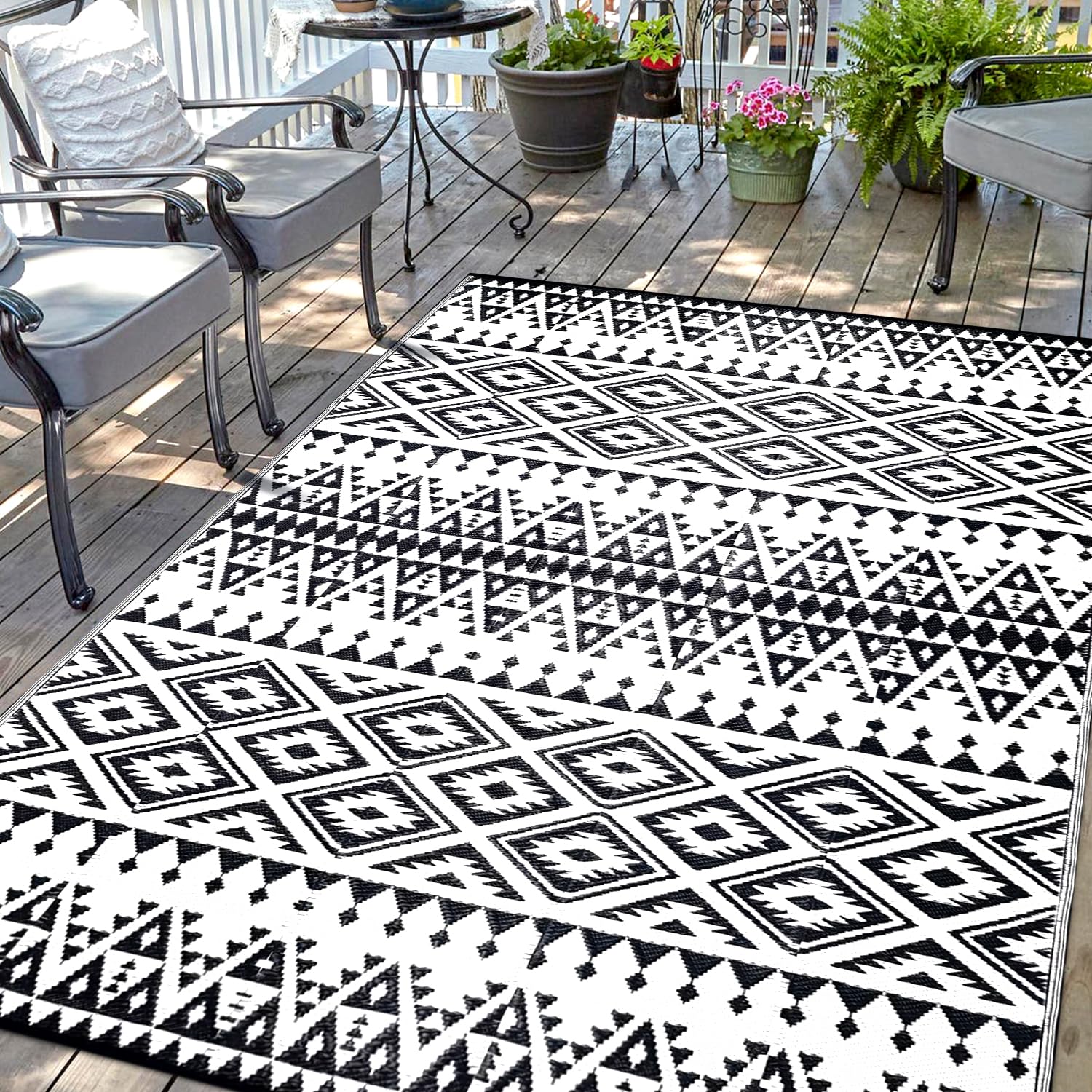 DiiKoo alfombra exterior frontal mostrando patrón bohemio y durabilidad