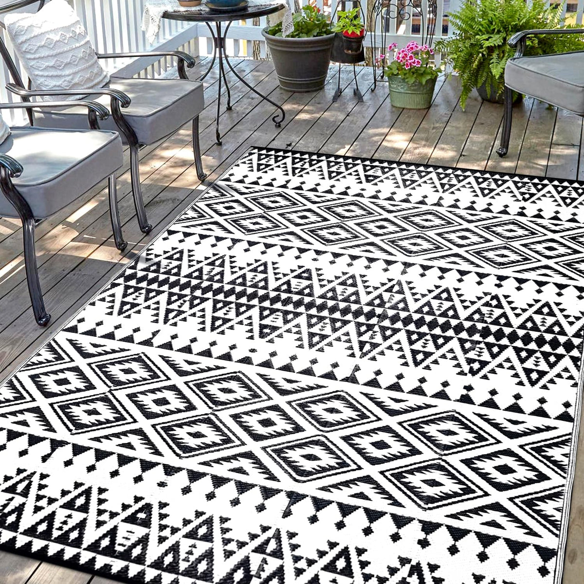 DiiKoo alfombra exterior frontal mostrando patrón bohemio y durabilidad