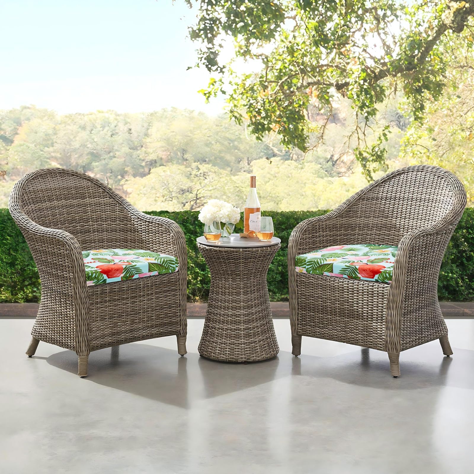 downluxe set de cojines en terraza creando ambiente acogedor y fácil mantenimiento