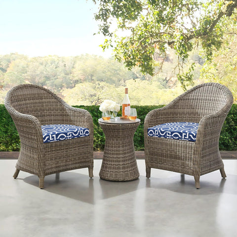 downluxe cojines en jardín creando un ambiente acogedor