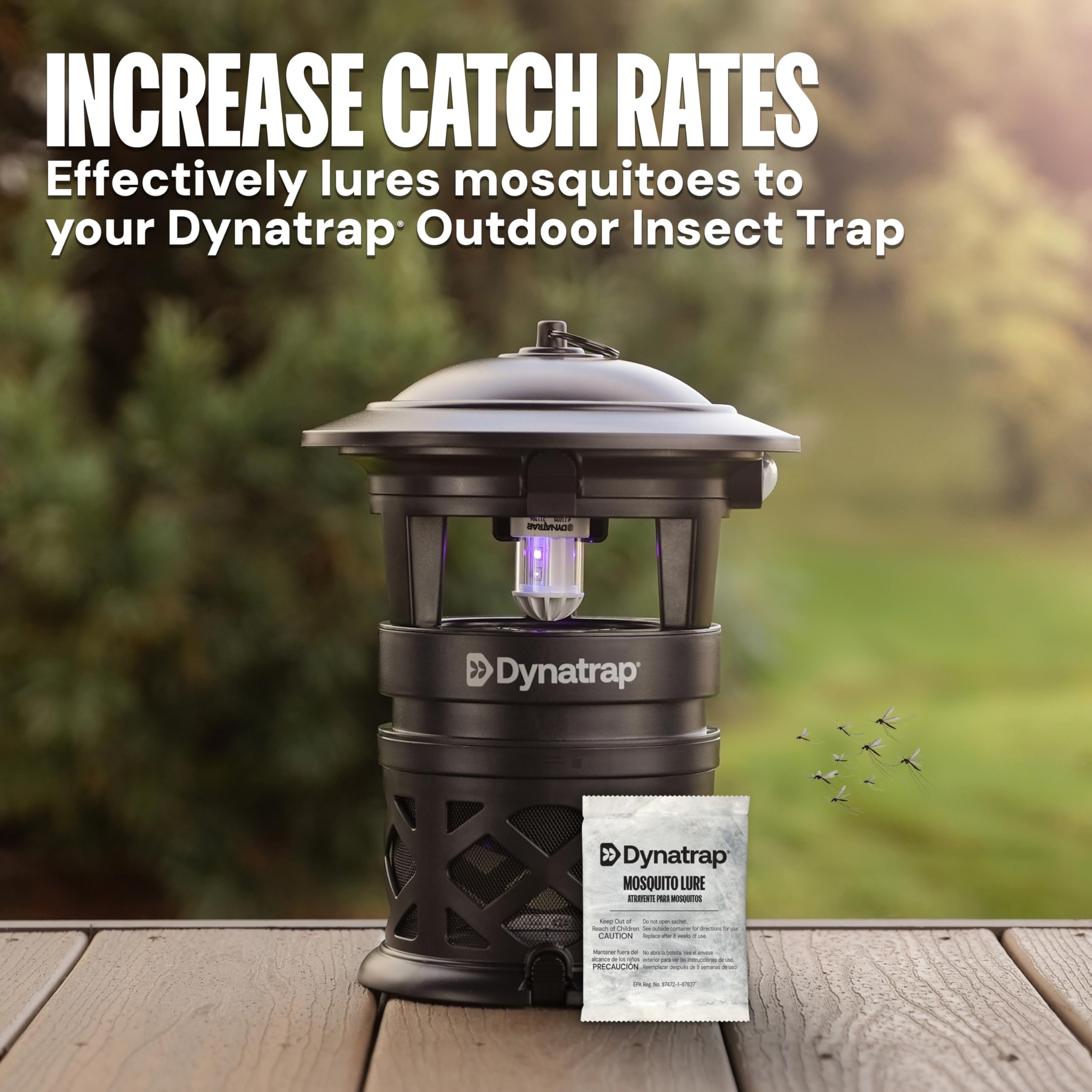 DynaTrap sachet instalado en la cesta de la trampa mejorando atracción