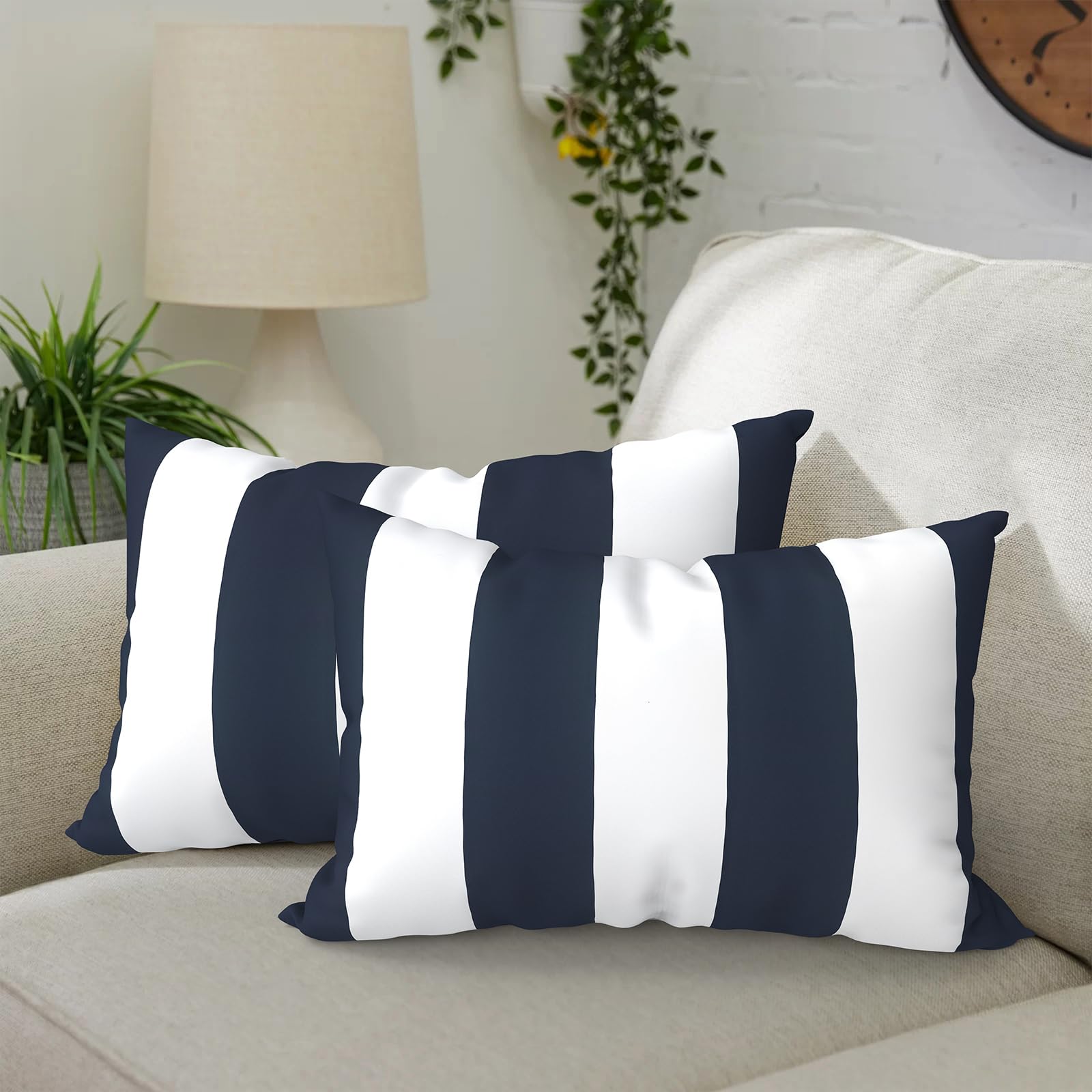 DYTXIII vista frontal de la funda Cabana Navy, aporta estilo resistente