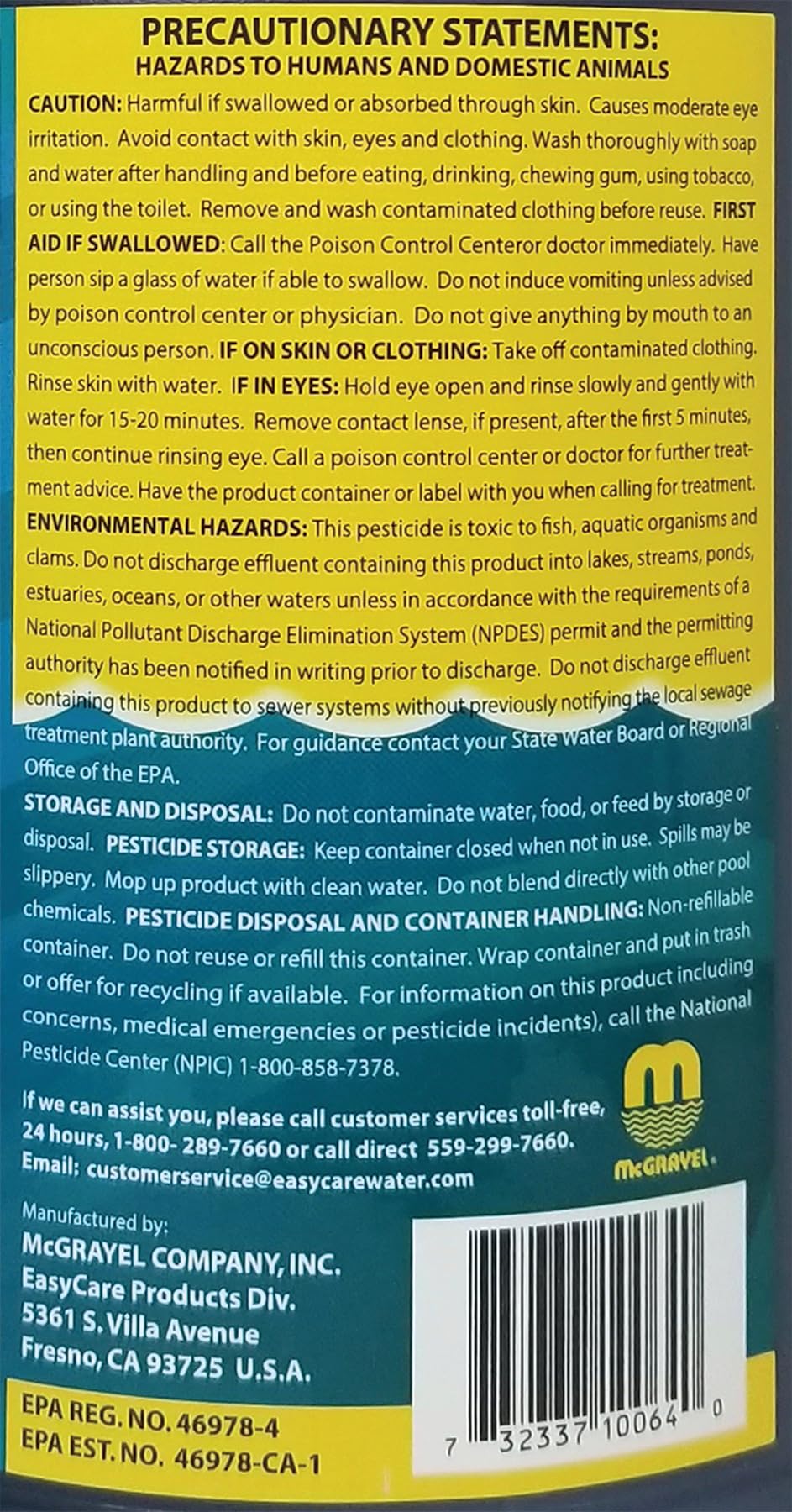 EasyCare botella junto a manos para comparar tamaño y fácil manejo