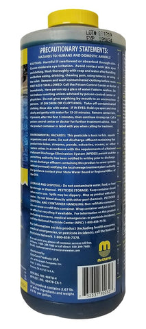 EASYCARE Pooltec en uso vertiéndose en piscina para agua más clara