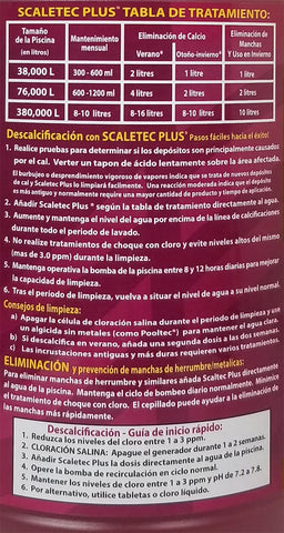 EasyCare aplicando Scaletec Plus en pared de piscina para eliminar sarro eficazmente